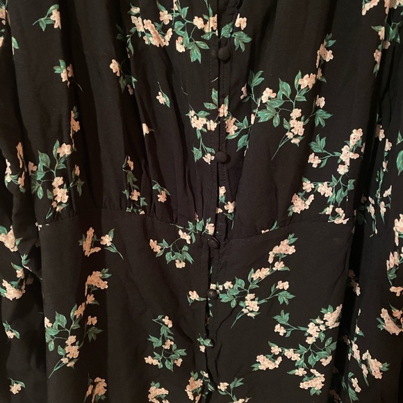 Old Navy Floral Print Square Neck Blouse | Size 4x | NWT - Picture 3 of 4